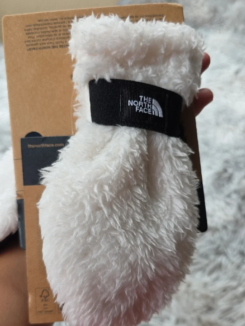 The North Face Kids' Suave Oso Mitts in Cream with Black Cuff